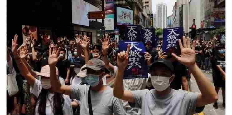 Χονγκ Κονγκ : Χιλιάδες διαδηλωτές στους δρόμους κατά του ελευθεριοκτόνου νόμου