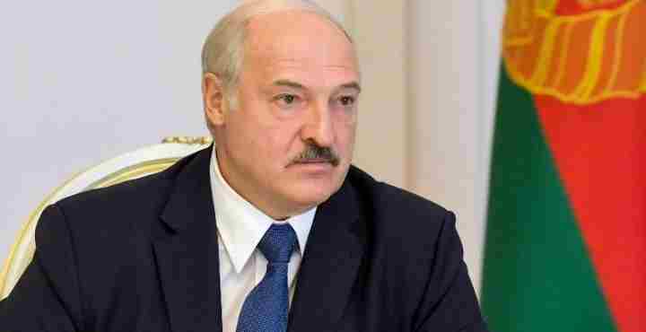 Λευκορωσία : Ο Λουκασένκο απειλεί να κλείσει τα εργοστάσια και να απολύσει όσους εργάτες συμμετέχουν σε κινητοποιήσεις