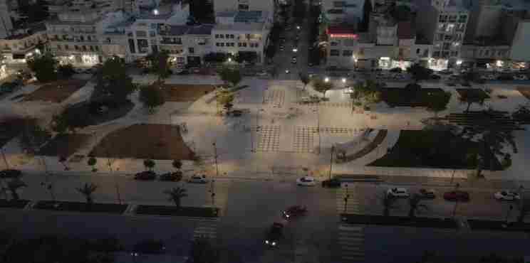 Τα φώτα άναψαν…ωστόσο άγνωστο παραμένει πότε θα ολοκληρωθεί η πλατεία «Περιβολάκια» στην Κόρινθο