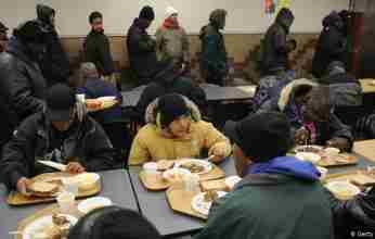 Η πανδημία επιτείνει το πρόβλημα της πείνας στη Νέα Υόρκη