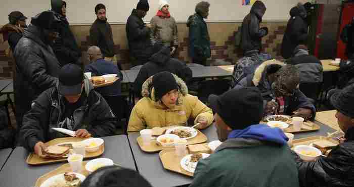 Η πανδημία επιτείνει το πρόβλημα της πείνας στη Νέα Υόρκη