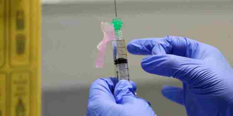 Το πρώτο εμβόλιο «ορόσημο» που μπορεί να προσφέρει 90%  προστασία από τον κορονοϊό
