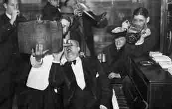Στις 5 Δεκεμβρίου του 1933 καταργείται η ποτοαπαγόρευση στις ΗΠΑ