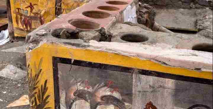 Ένα αρχαίο “φαστ φουντ” έφερε στο φως η αρχαιολογική σκαπάνη στην Πομπηία