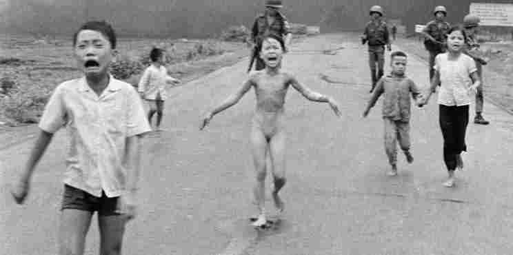 8 Ιουνίου 1972 – Μια φωτογραφία ντοκουμέντο που συνοψίζει την αγριότητα των εγκλημάτων του πολέμου στο Βιετνάμ