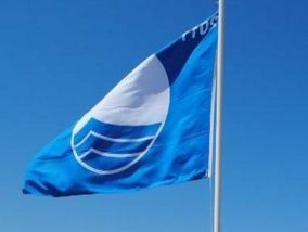 Γαλάζιες Σημαίες 2022: Αυτές είναι οι 14 παραλίες στην Κορινθία που βραβεύτηκαν