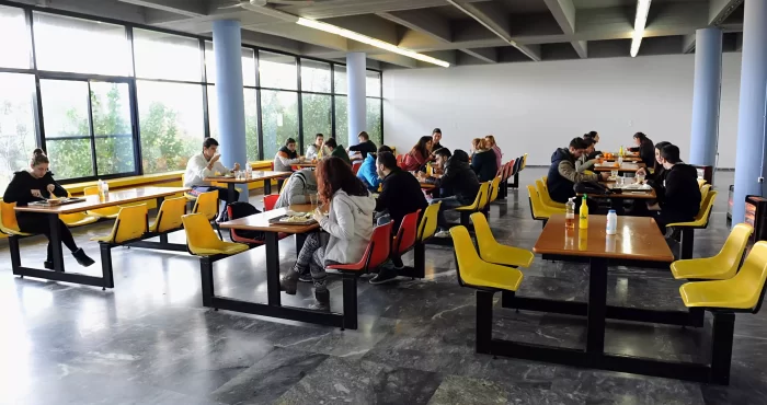 Επίκαιρη επερώτηση σχετικά με την περικοπή δικαιούχων φοιτητών από την δωρεάν σίτιση στο Πανεπιστήμιο Πελοποννήσου