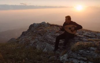 Το μουσικό ντοκιμαντέρ του Θανάση Παπακωνσταντίνου «Περί-ληψη – Τραγούδια στην αγκαλιά της φύσης» ελεύθερα διαθέσιμο
