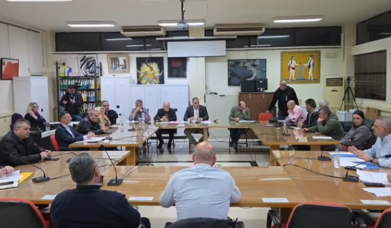 Δουλειές του Κεφαλιού: Η «κοινή» Γνώμη και οι «Γλάστρες» του Δημάρχου