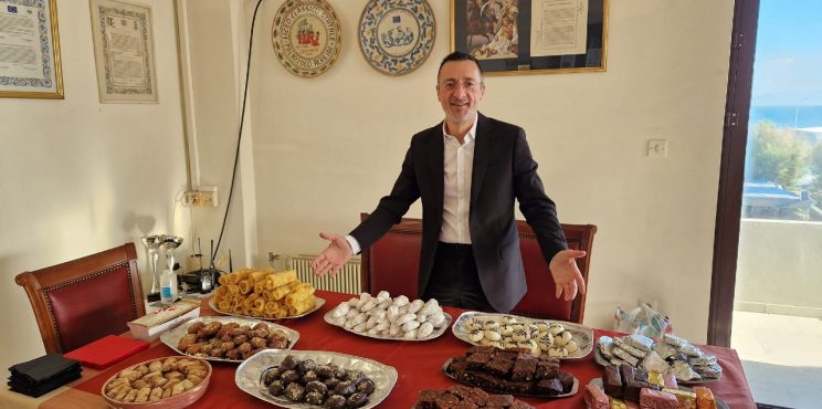 Η Τέχνη του «Γελαστού Ηγεμόνα» και το Τάνγκο της Υποκρισίας