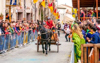 Τι θα ντυθεί πάλι ο “μπαγάσας”; – Η πρόκληση που “διχάζει” πριν τη μεγάλη παρέλαση!