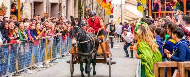 Τι θα ντυθεί πάλι ο “μπαγάσας”; – Η πρόκληση που “διχάζει” πριν τη μεγάλη παρέλαση!