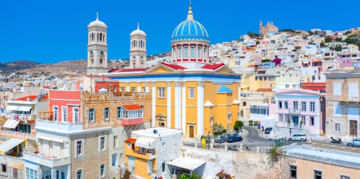 Σύρος: Ο διεθνής φάρος για την ειρηνική συμβίωση των πολιτισμών