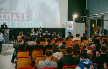 Δημοτικό Συμβούλιο Νέων Σικυωνίων: Με «δανεικό μικρόφωνο» και μαρκίζα υπό κηδεμονία