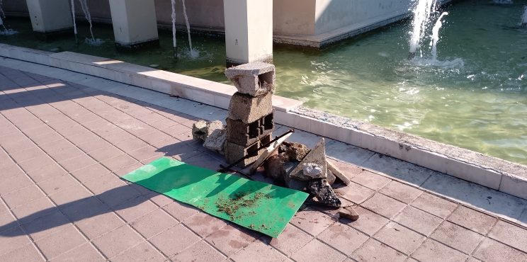 Νέοι βανδαλισμοί στην πλατεία Δημαρχείου Νεμέας