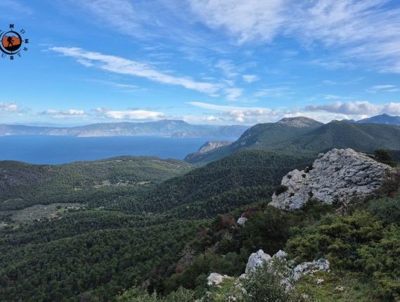 «Στήριξη» με δημιουργική ασάφεια και ένα ψήφισμα που χάθηκε στις σκοπιμότητες